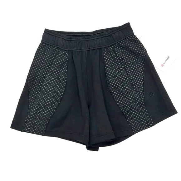 Lululemon Embossed Panel HR Short 4” Size XXXS