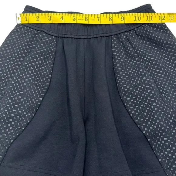 Lululemon Embossed Panel HR Short 4” Size XXXS