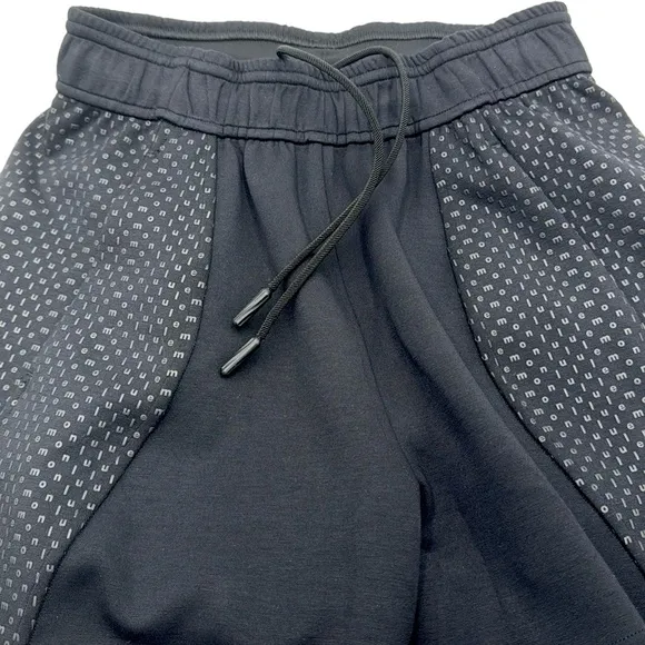 Lululemon Embossed Panel HR Short 4” Size XXXS