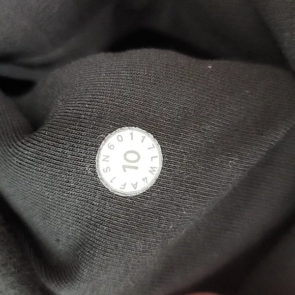 Lululemon Wind Down Jacket in Black EUC
