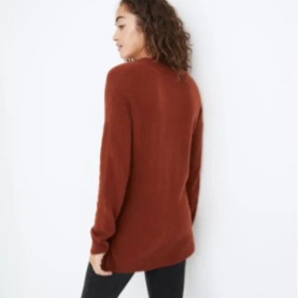 Madewell Bartlett V-neck Soft Wool oversized Sweater in Coziest Yarn Size Medium