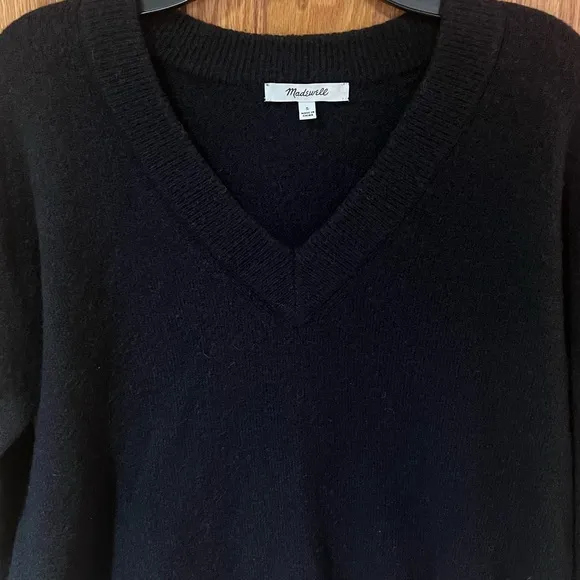 Madewell Heather Midnight Bartlett V-Neck Pullover Sweater in Coziest Yarn Small
