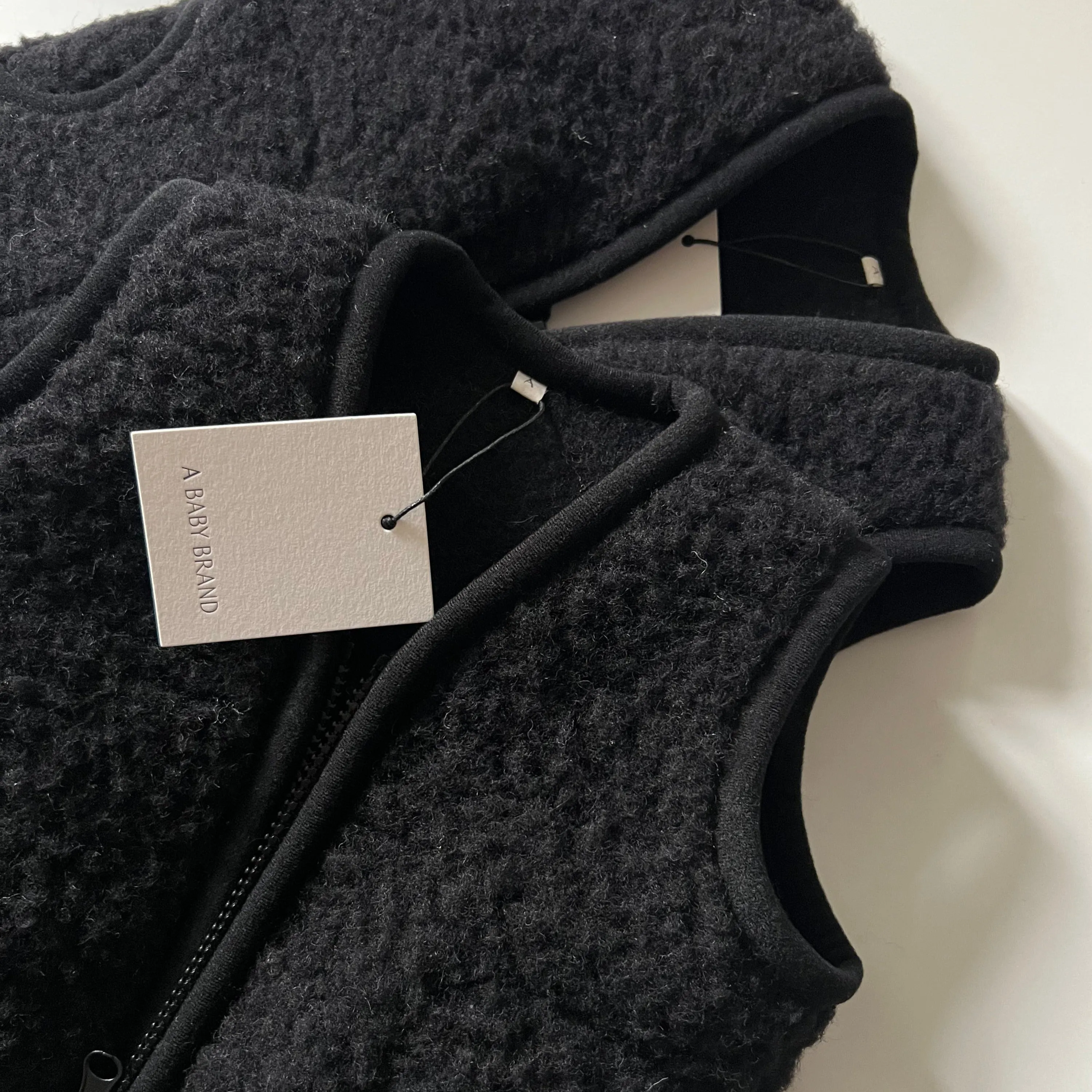MAMA Clara 100% Wool Vest (Black)