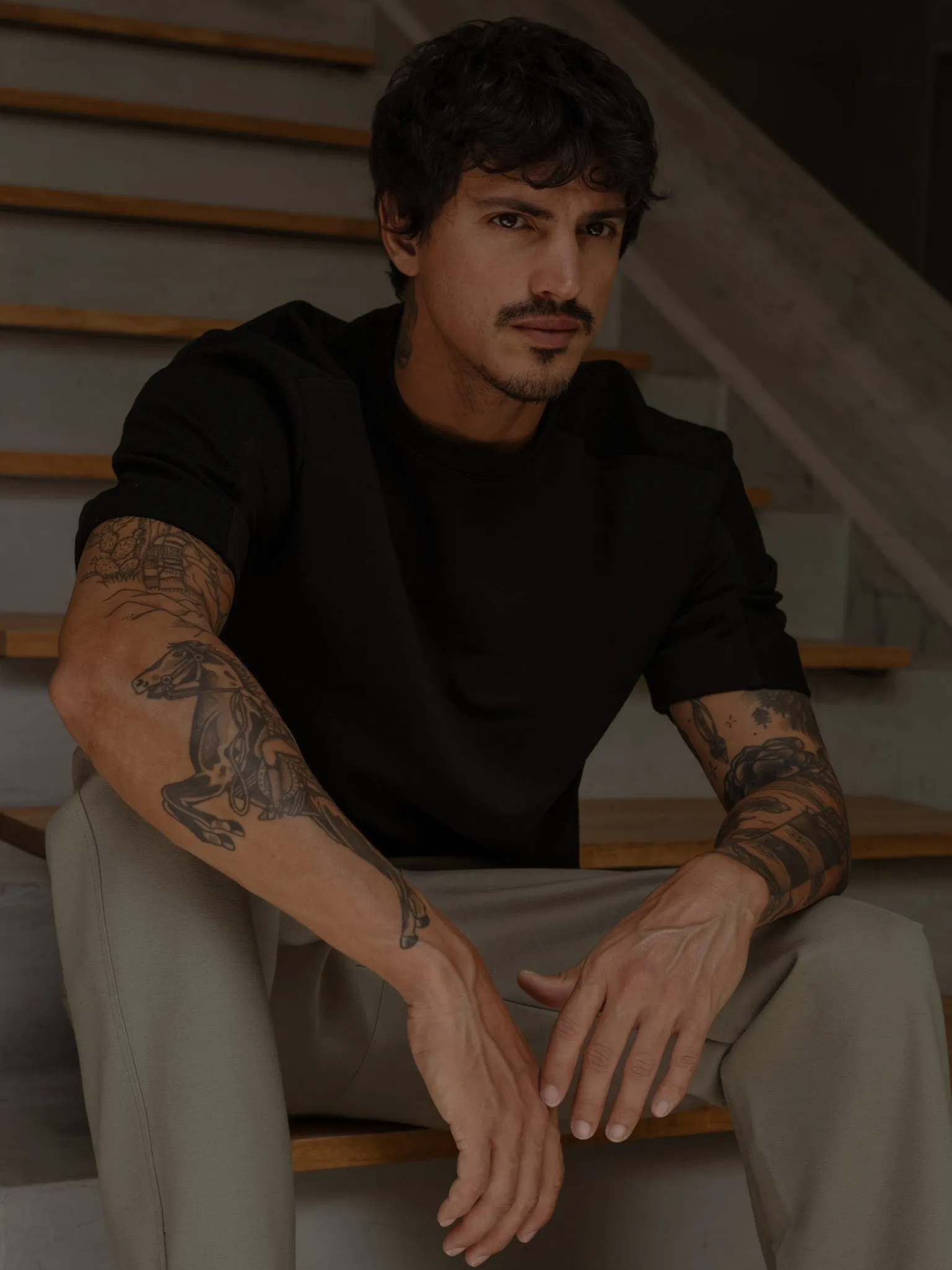 MEN DOUBLE TEXTURE T-SHIRT - BLACK