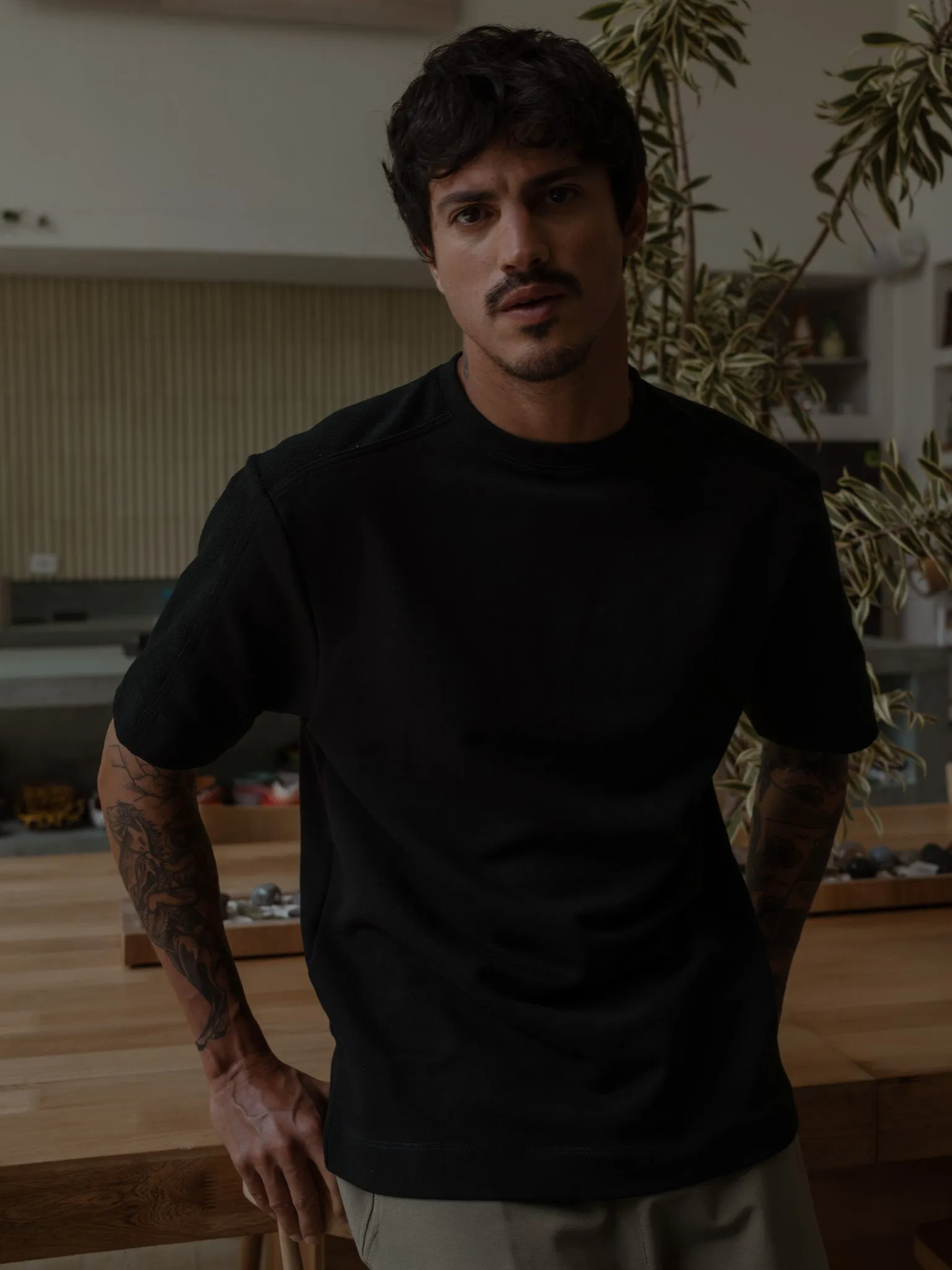 MEN DOUBLE TEXTURE T-SHIRT - BLACK
