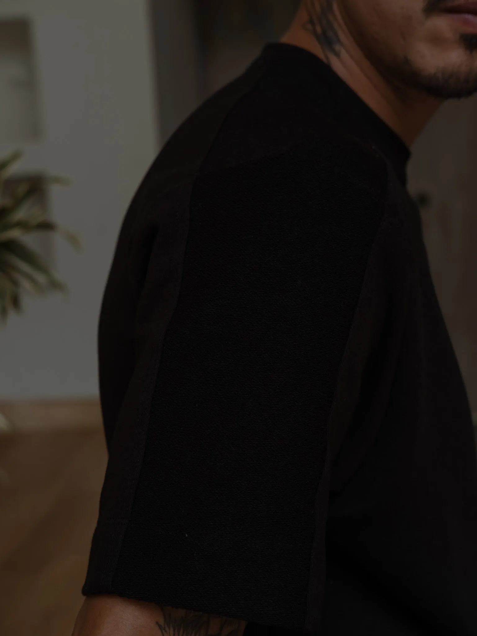 MEN DOUBLE TEXTURE T-SHIRT - BLACK