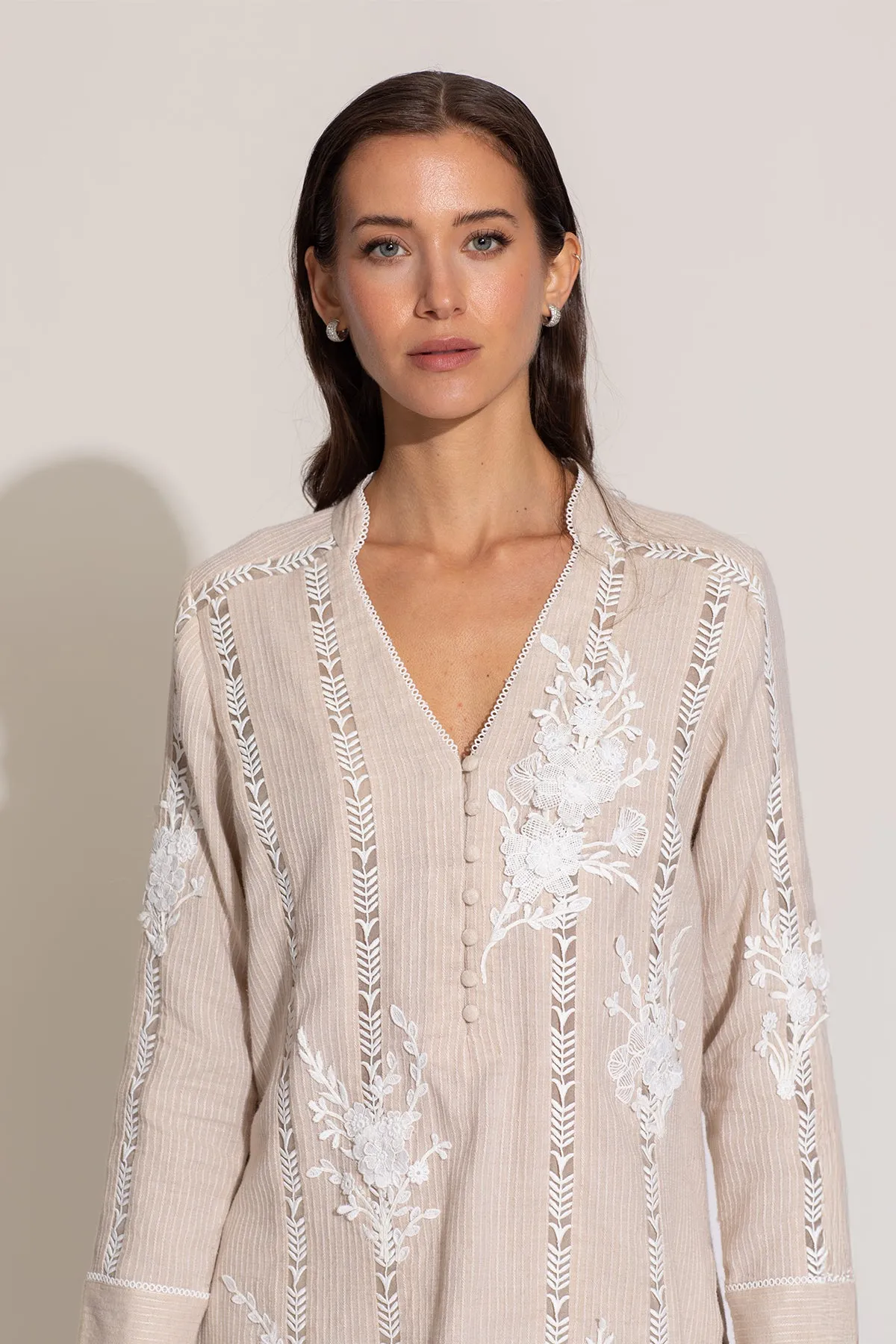Naysa beige tunic and pants
