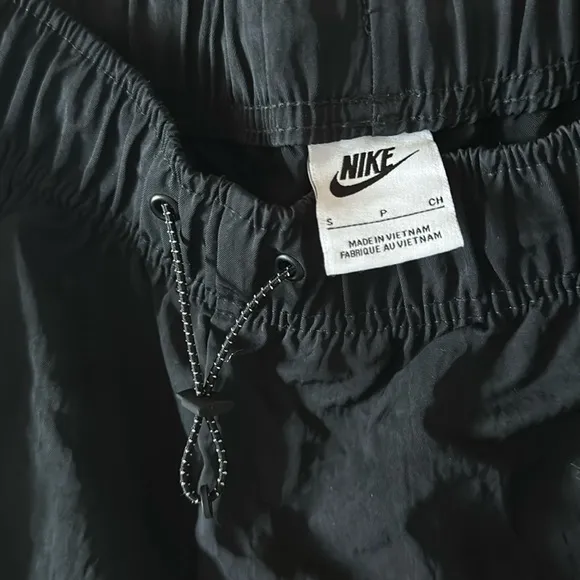 Nike Essential Woven Shorts