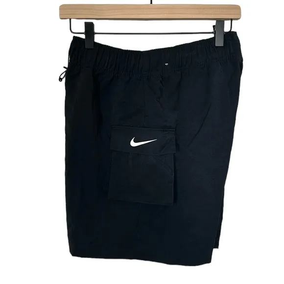 Nike Essential Woven Shorts