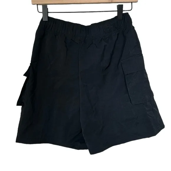 Nike Essential Woven Shorts