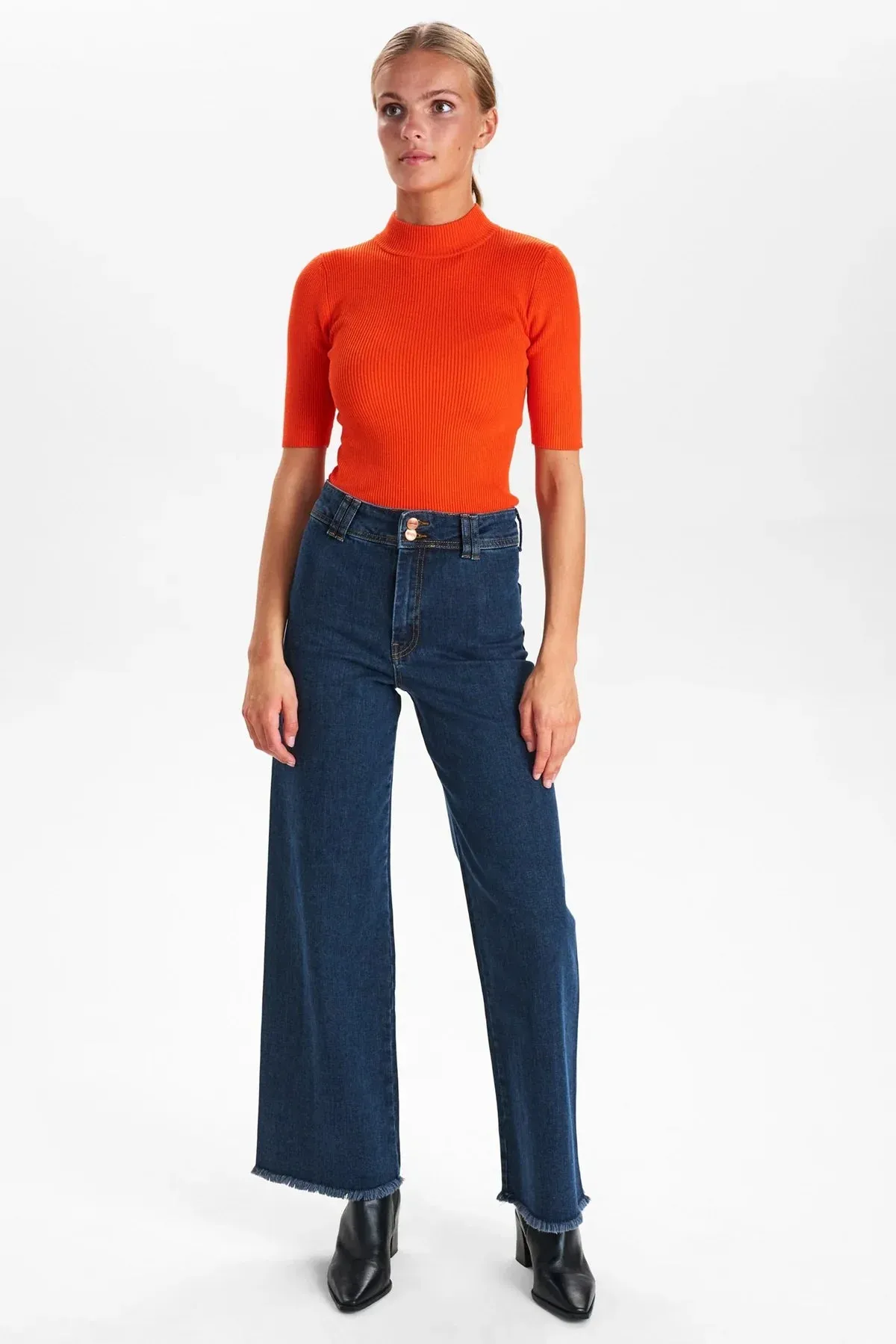 NUBIA SS PULLOVER in Cherry Tomato