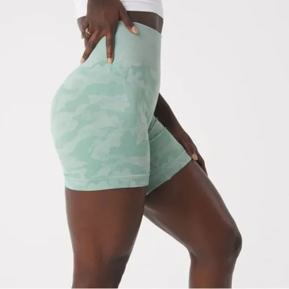NVGTN PRO SHORTS SAGE GREEN CAMO SEAMLESS S NWT