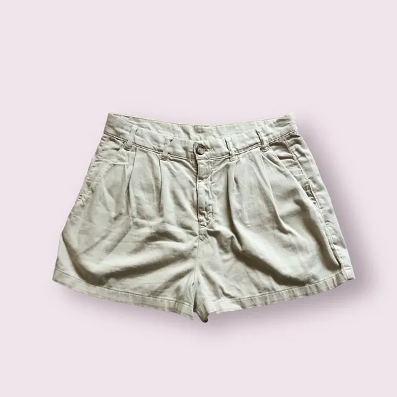 NWOT Billie chino shorts by Free People in size 10