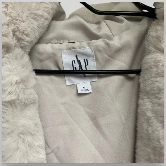 NWOT GAP XL 18 20 plush Faux Fur Hooded Jacket Grey oversized lined zipup hoodie