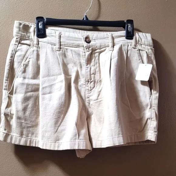 NWT Free People Billie Chino Shorts Almond Milk Size 8