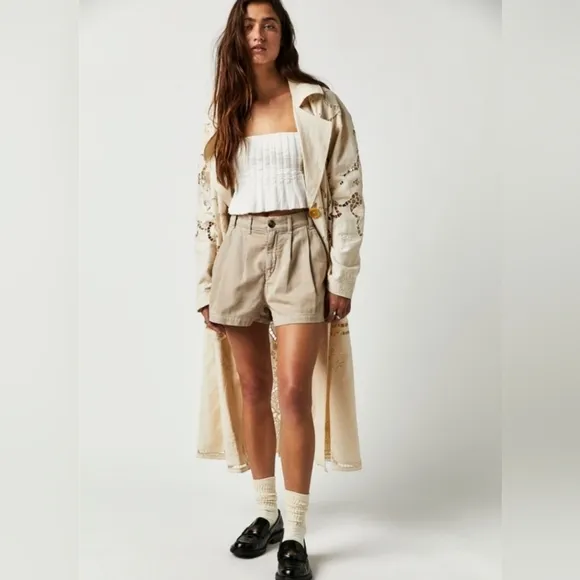 NWT Free People Billie Chino Shorts Almond Milk Size 8