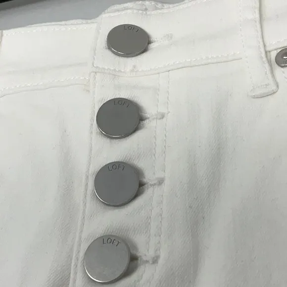 NWT Ladie’s LOFT high waisted skinny crop button fly white jeans, size 4
