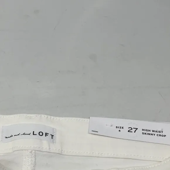 NWT Ladie’s LOFT high waisted skinny crop button fly white jeans, size 4