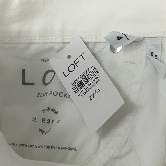NWT Ladie’s LOFT high waisted skinny crop button fly white jeans, size 4