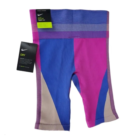 NWT Nike icon clash sculpt tight fit high waist training shorts yoga performance