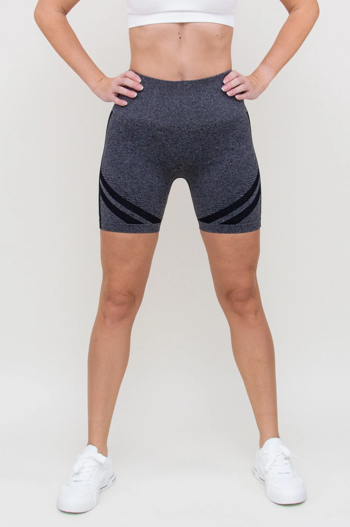 Šortai "Seamless Striped Shorts"