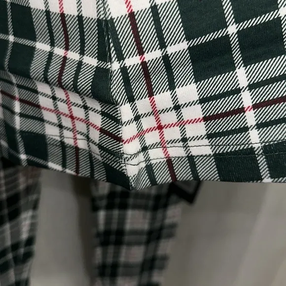 PETIT LEM Green White Red Holiday Plaid 100% Cotton Long Sleeve PJ Jogger Set