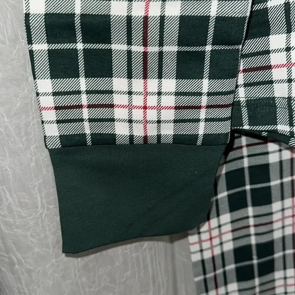 PETIT LEM Green White Red Holiday Plaid 100% Cotton Long Sleeve PJ Jogger Set
