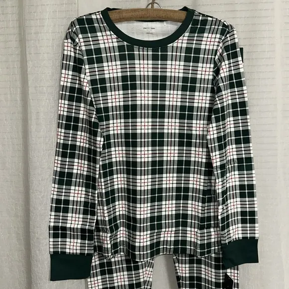 PETIT LEM Green White Red Holiday Plaid 100% Cotton Long Sleeve PJ Jogger Set