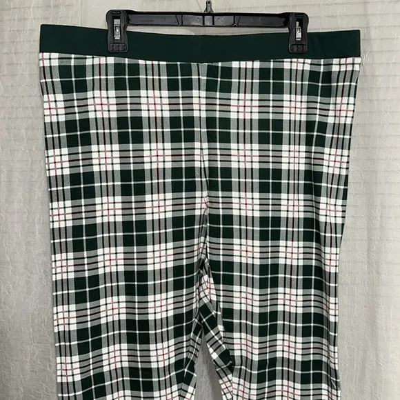 PETIT LEM Green White Red Holiday Plaid 100% Cotton Long Sleeve PJ Jogger Set