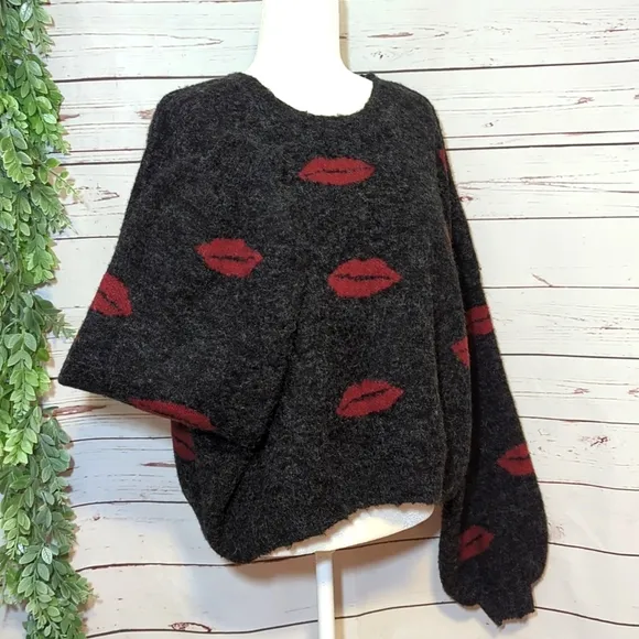 Pol Cropped Oversized Sweatshirt Novelty Kisses Lips Whimsy Women's Large