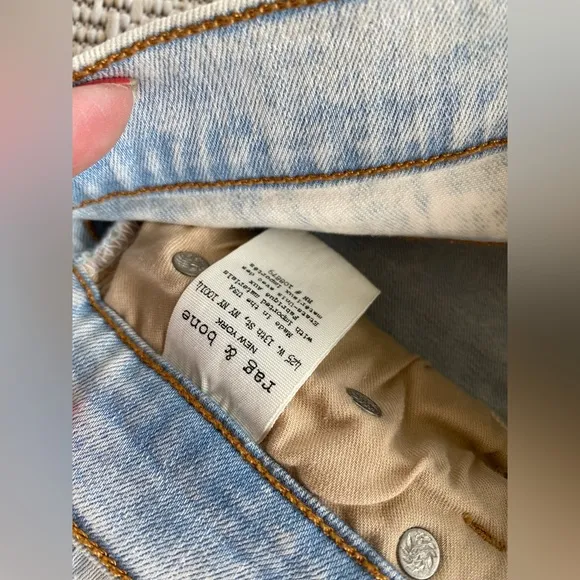 Rag &amp; Bone light wash ribbed zipper capri jeans in size 27