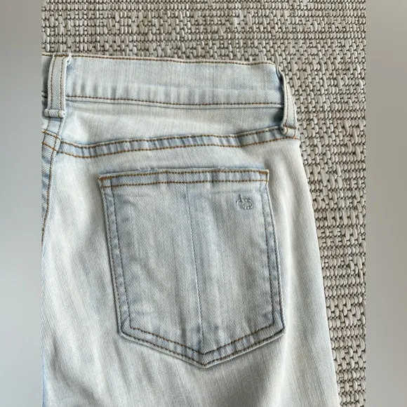 Rag &amp; Bone light wash ribbed zipper capri jeans in size 27