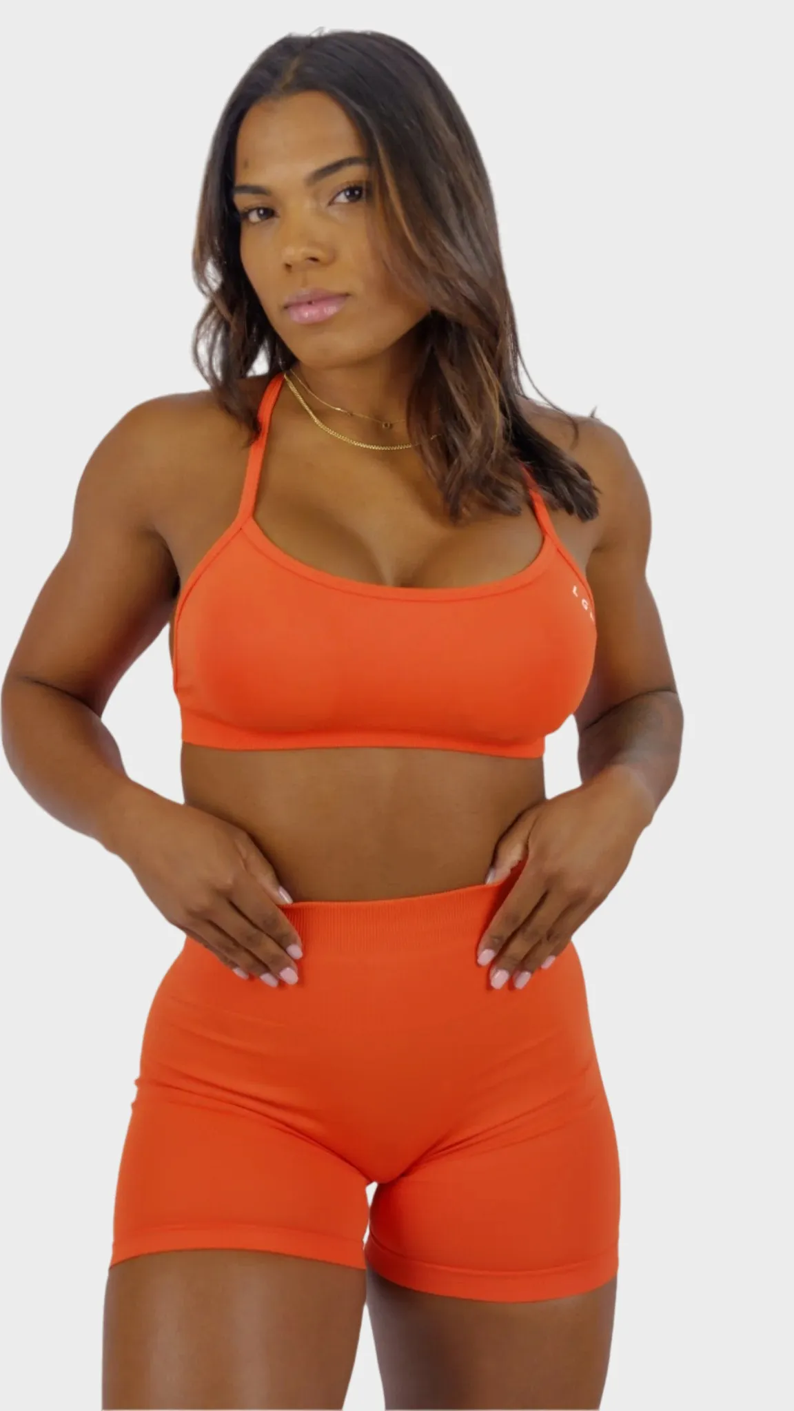 RISE SEAMLESS SHORT