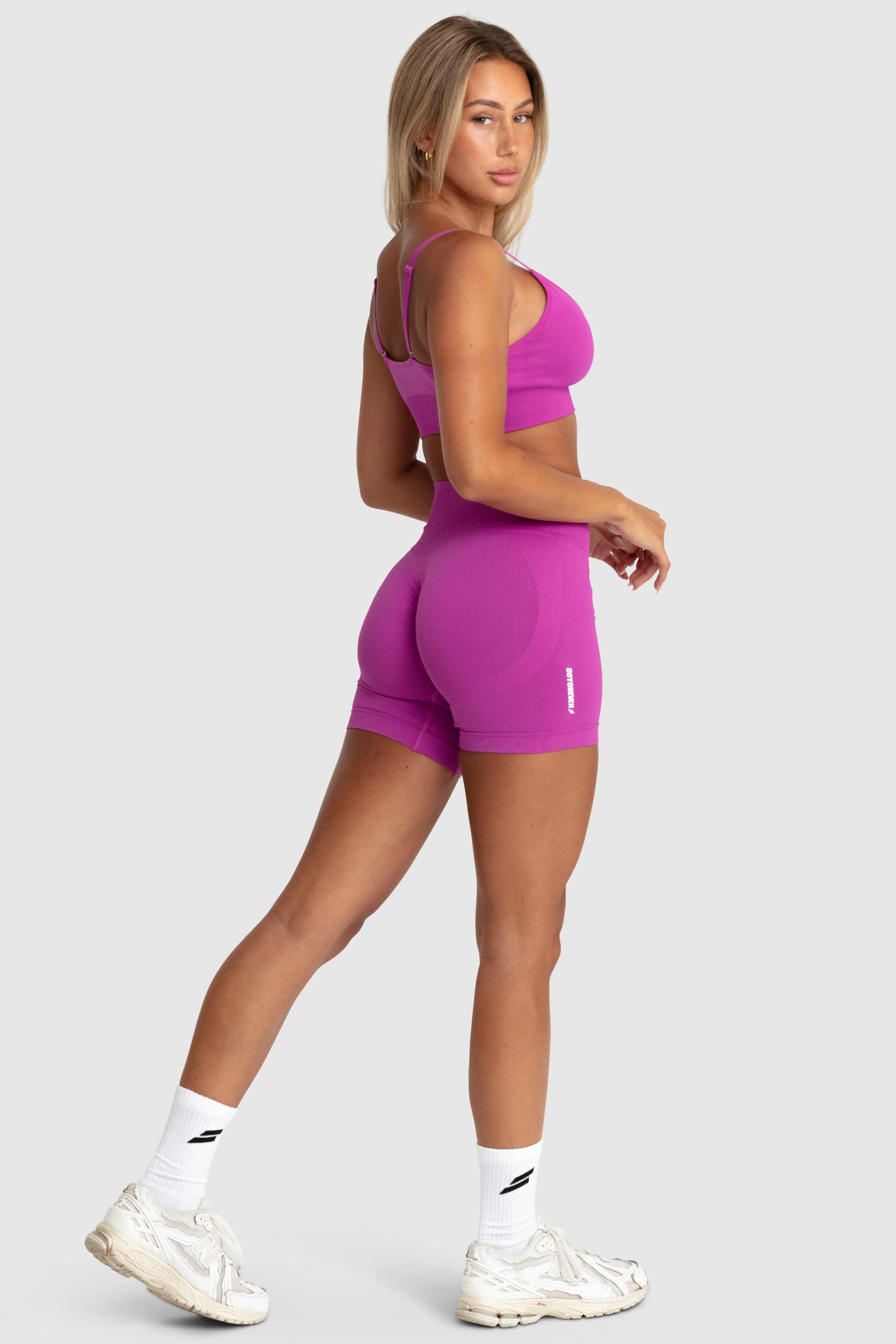 Scrunch 2 Seamless Shorts - Pink Voltage