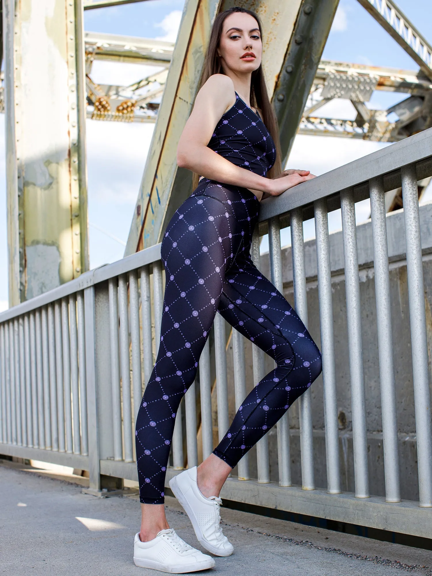 SEAMLESS IMAGE PANTS, BLACK GALLERIA