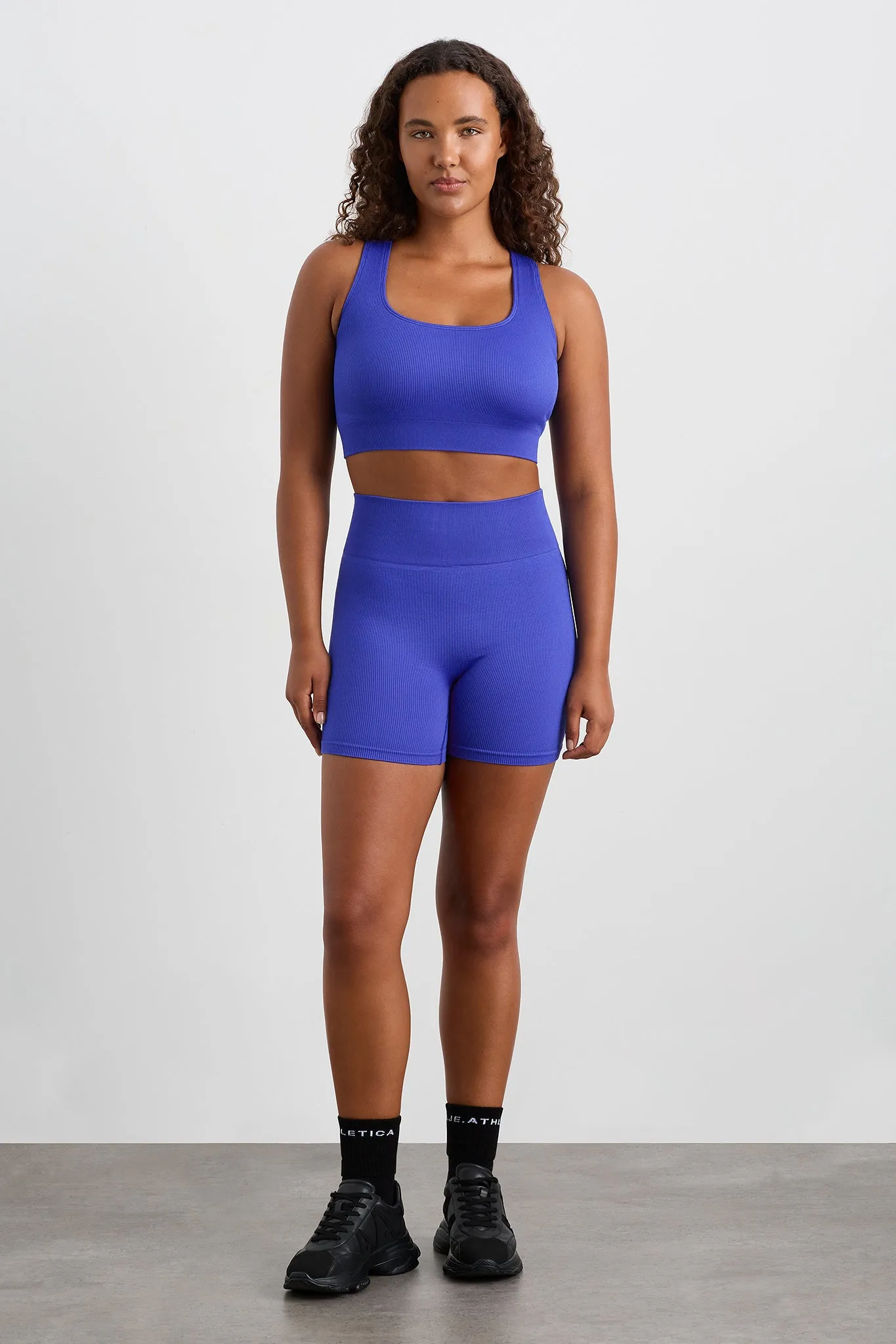 Seamless Mid Length Short 624