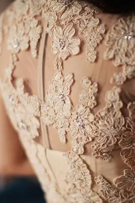 Sexy A-line V-neck Floor-length Sleeveless Tulle Bridal Gown Wedding Dresses Appliques OHD140