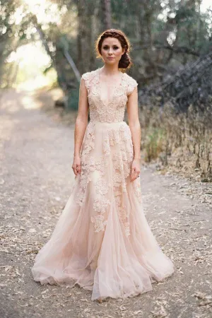 Sexy A-line V-neck Floor-length Sleeveless Tulle Bridal Gown Wedding Dresses Appliques OHD140