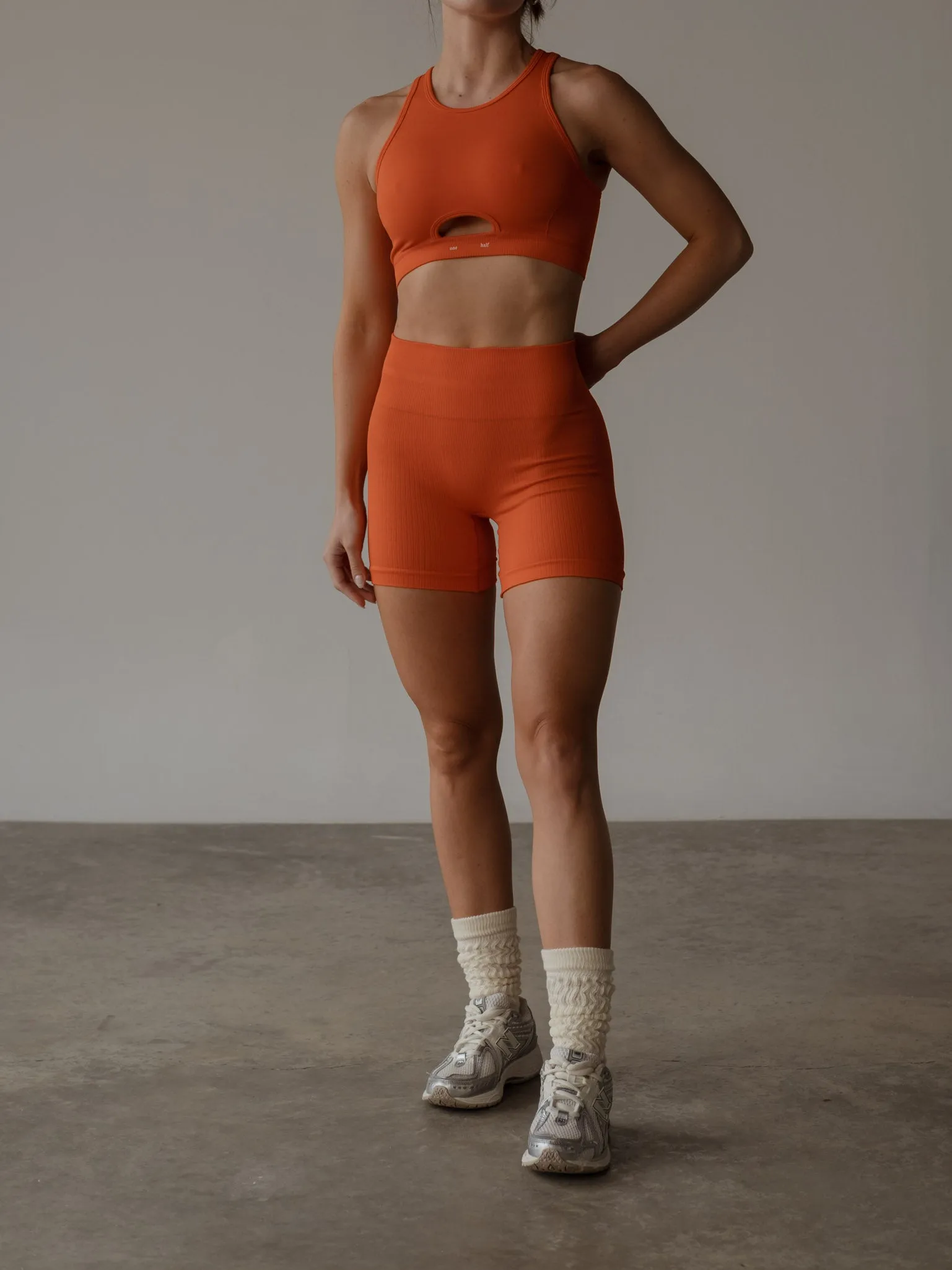 SHAPE SEAMLESS MINI SHORT  - BRIGHT ORANGE