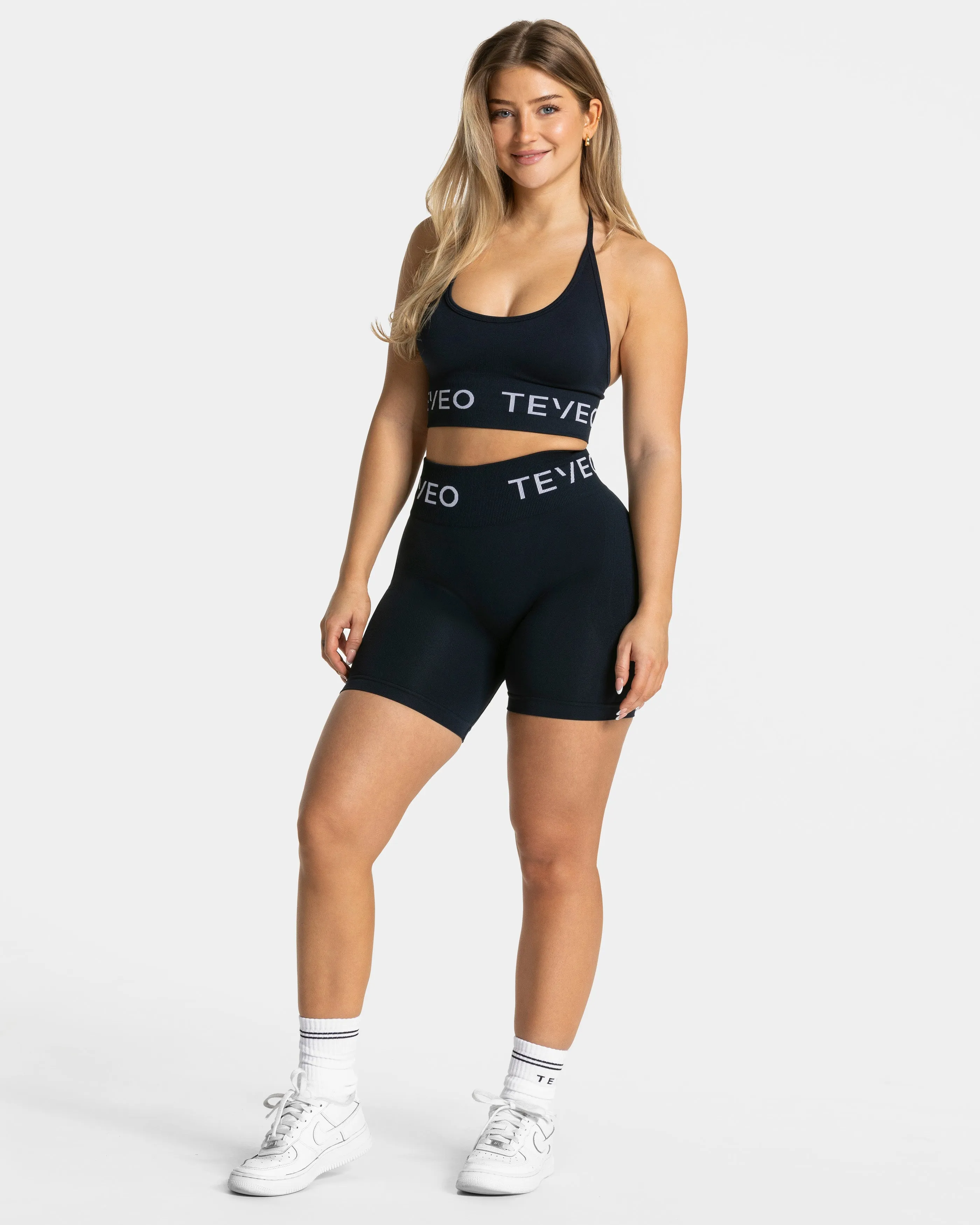 Signature Covert Scrunch Short "Midnight"