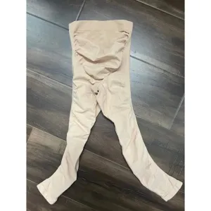 Skims Seamless Sculpt Highwaisted Aboce tge Knee Shorts