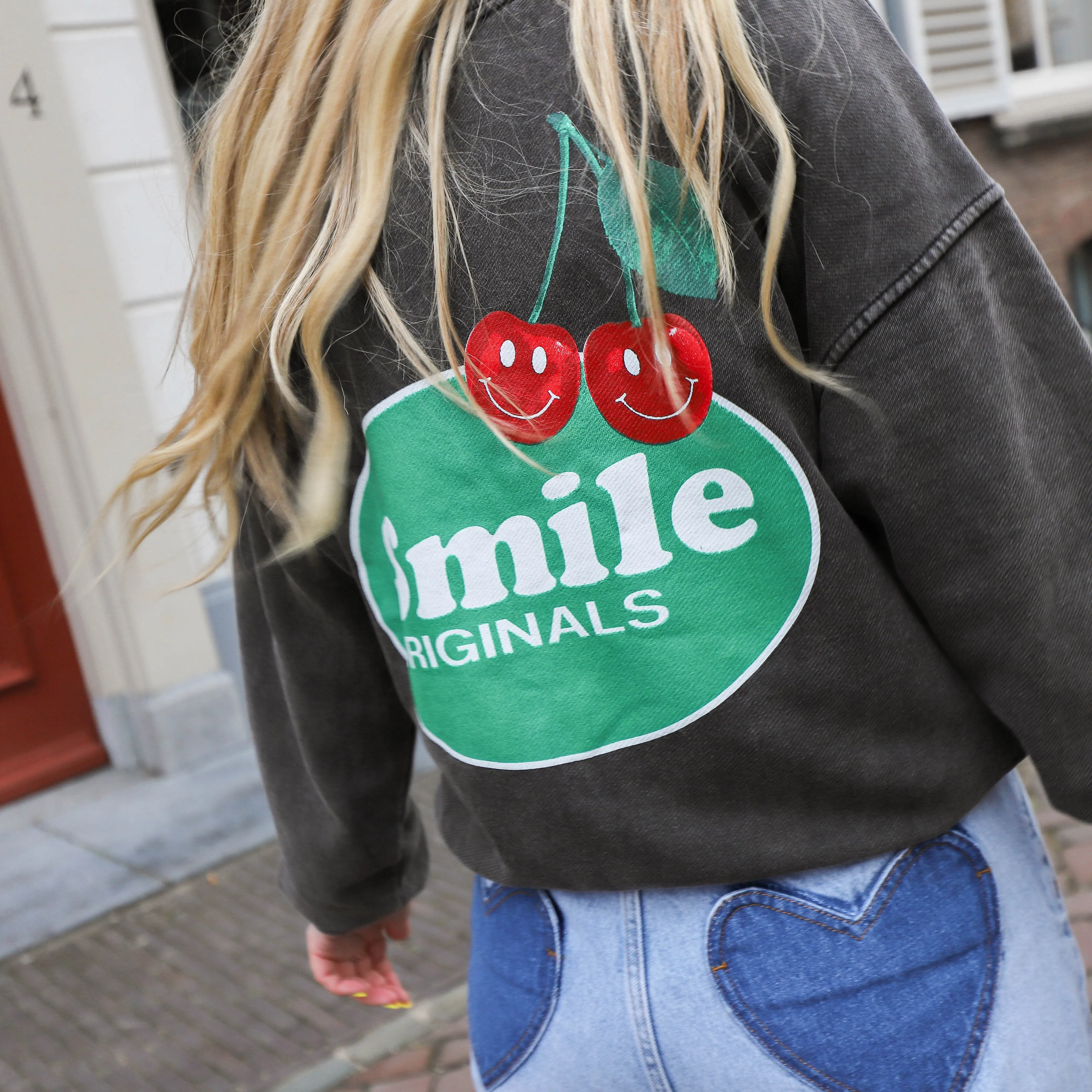 Smile sweater dark grey