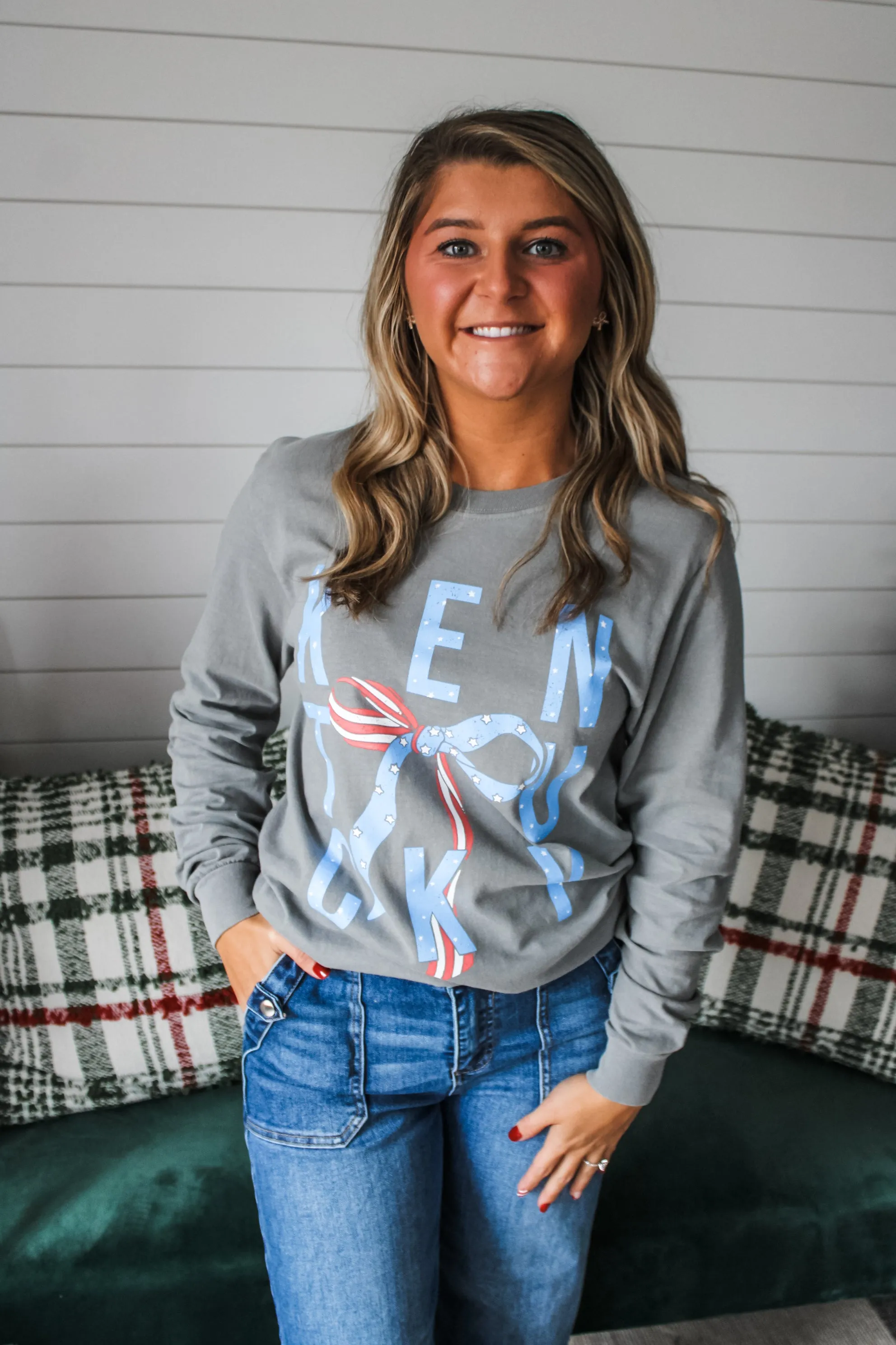 Stars & Bows Kentucky Graphic Tee • Grey