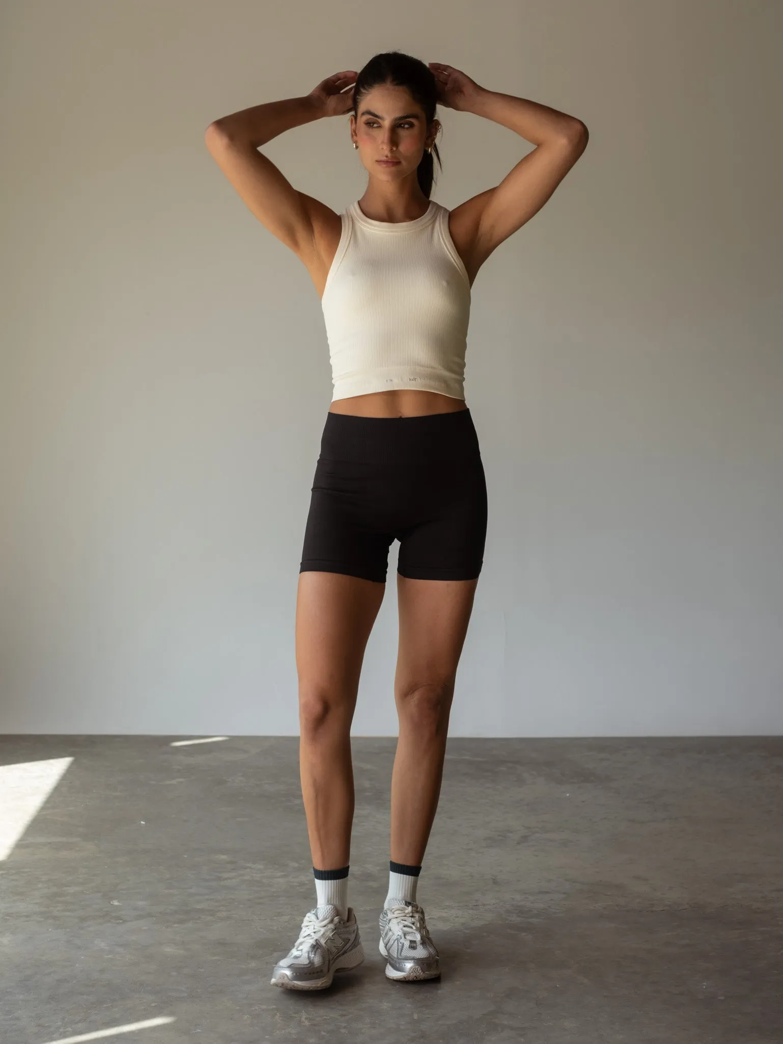 STRIPE SEAMLESS MINI SHORT   - SHADOW