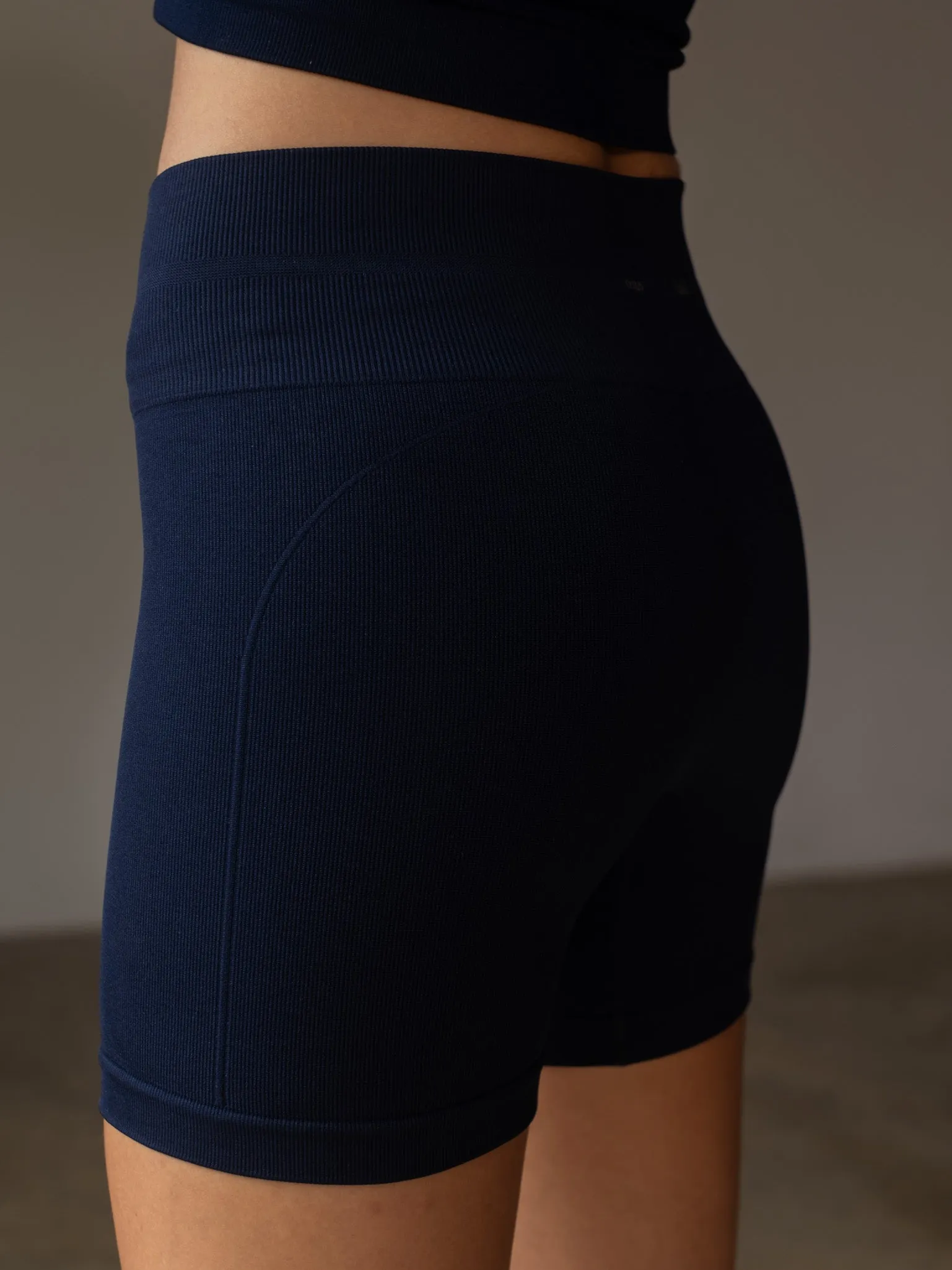 STRIPE SEAMLESS SHORT  - CORE BLUE