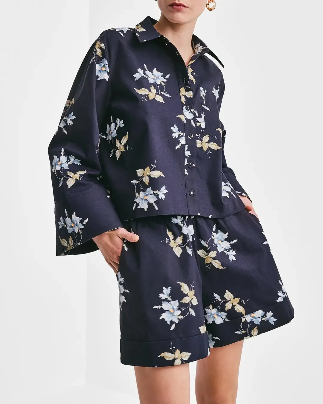 Structured Shorts Blue Bouquet
