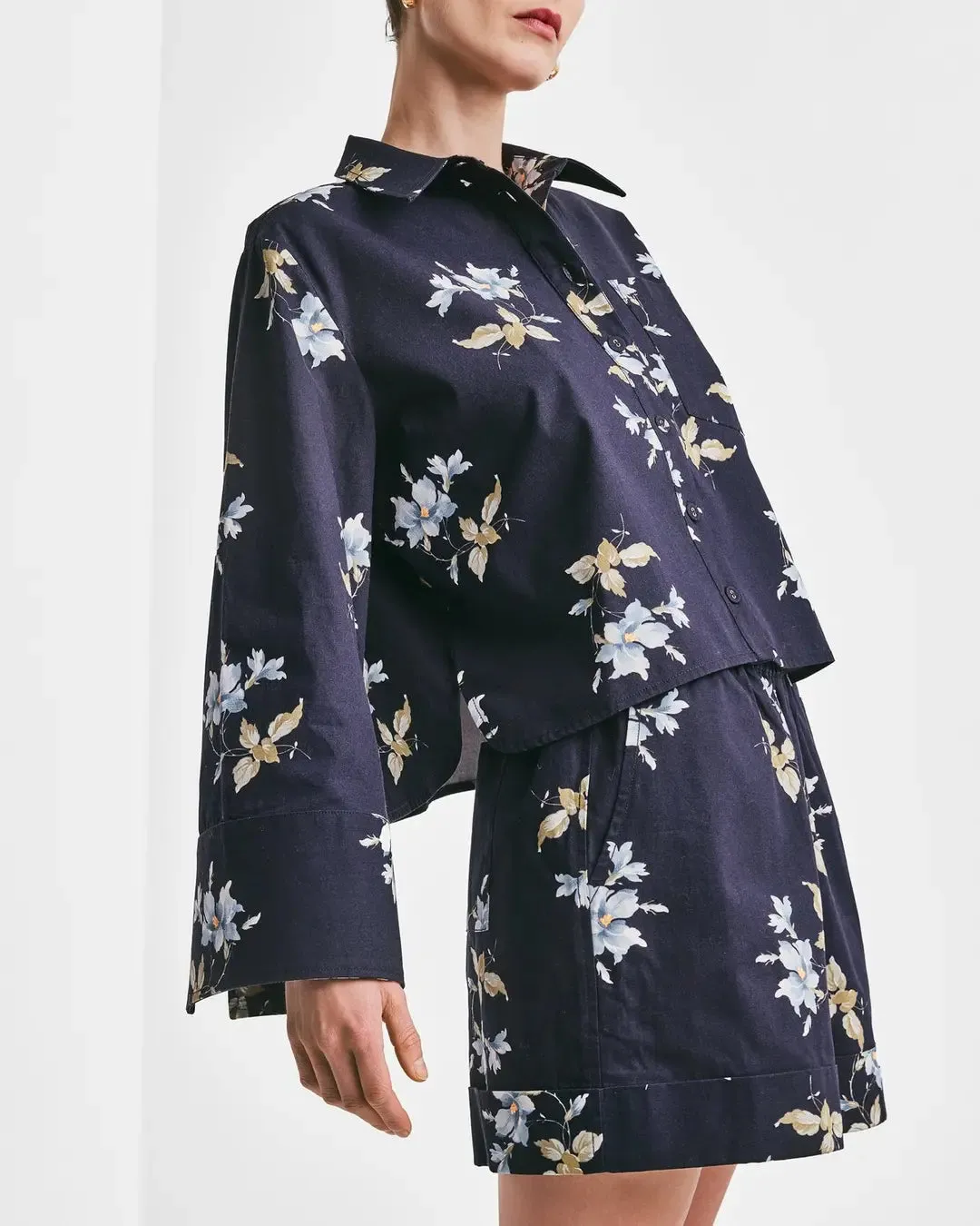 Structured Shorts Blue Bouquet