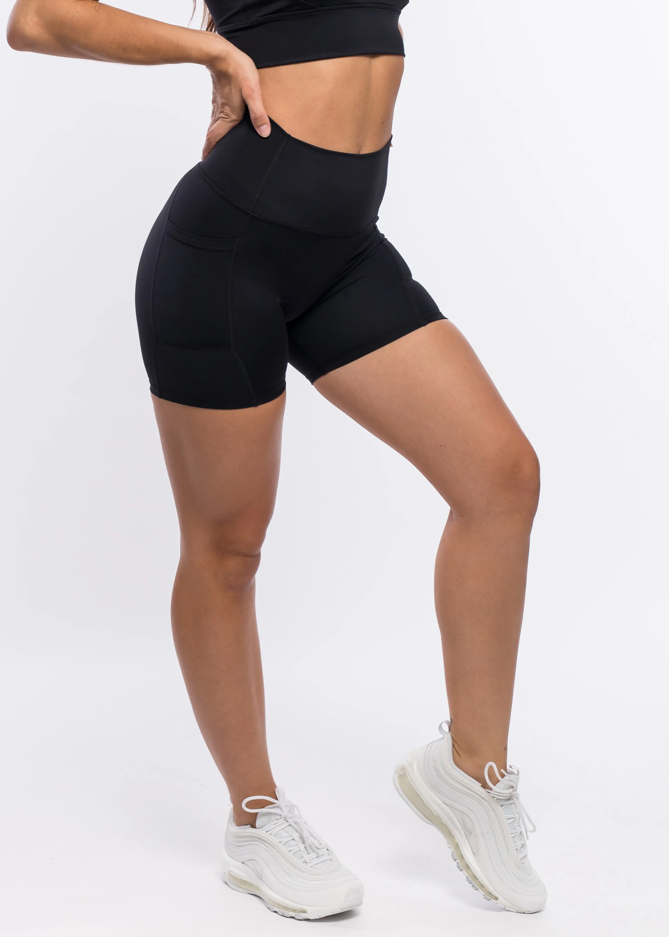Super Scrunch Shorts - Black