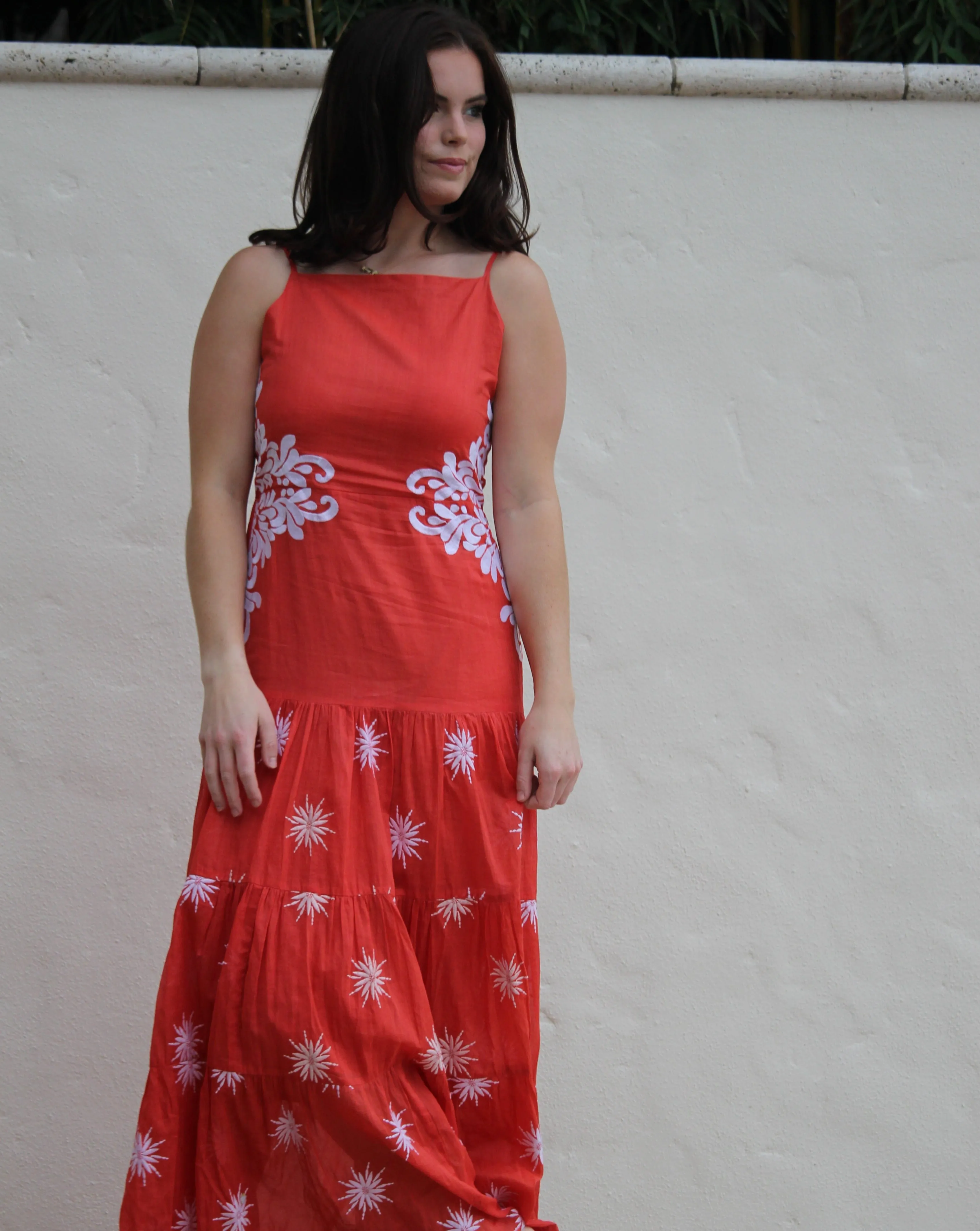 The Saint-Tropez - Coral and White
