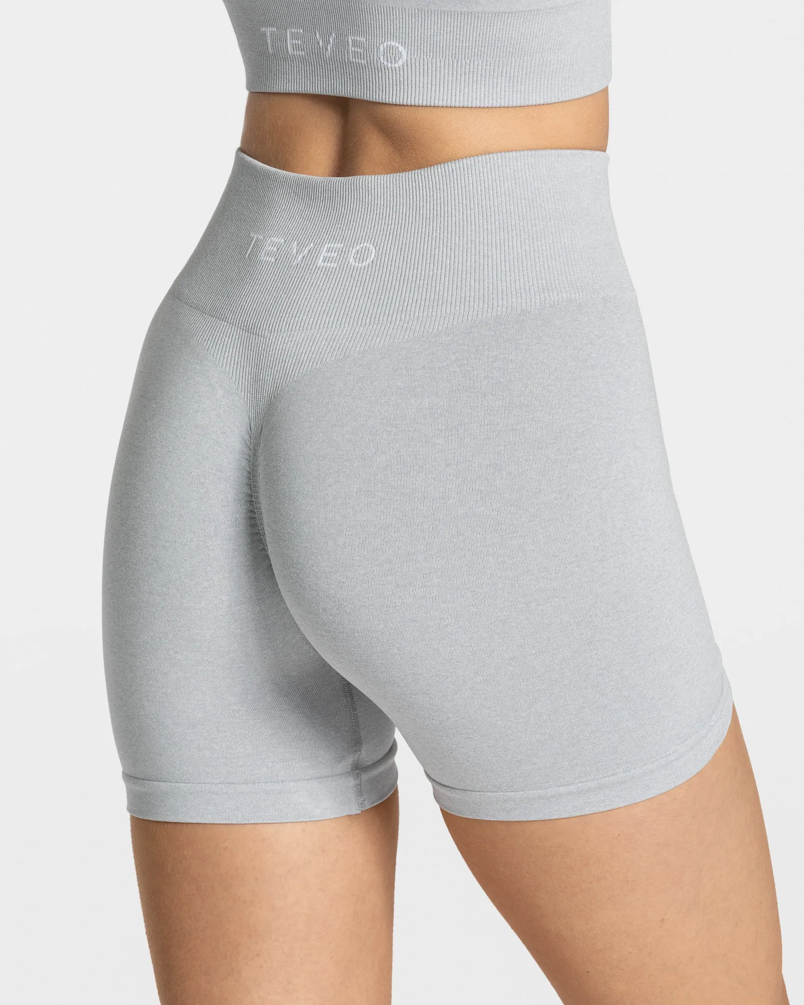 Timeless Scrunch Short "Hellgrau"